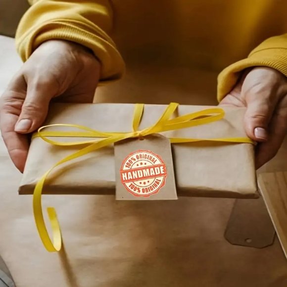 NEW 500 Stickers Variety of "Handmade" Stickers Baking and Craft Labels - Red - Picture 3 of 4